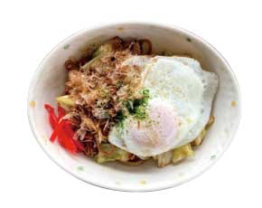 焼きそば(うどん)目玉焼き付き